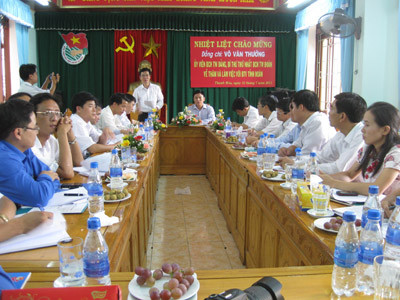 Anh Võ Văn Thưởng phát biểu tại buổi làm việc. Ảnh: Hoàng Lam