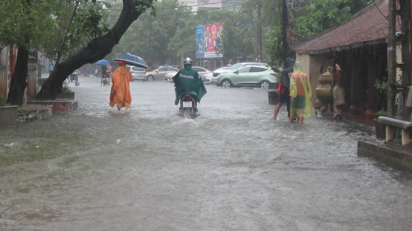 Bão số 3 vào Hà Nội suy yếu thành áp thấp nhiệt đới ảnh 19