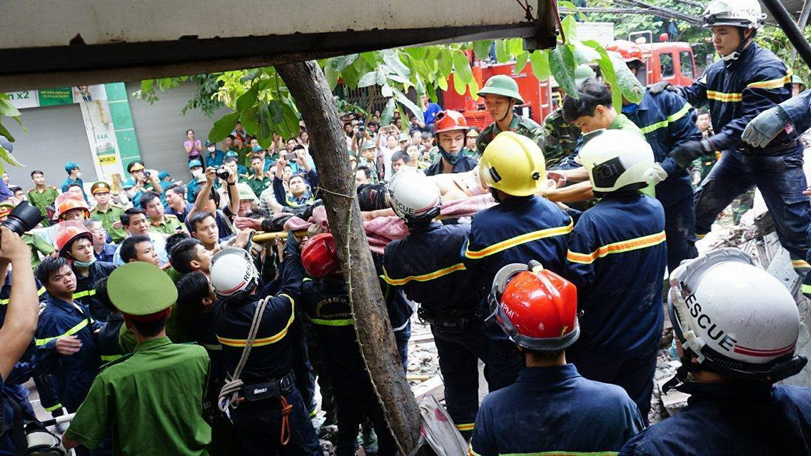 Hà Nội: Sập nhà 3 tầng, 2 người tử vong ảnh 12