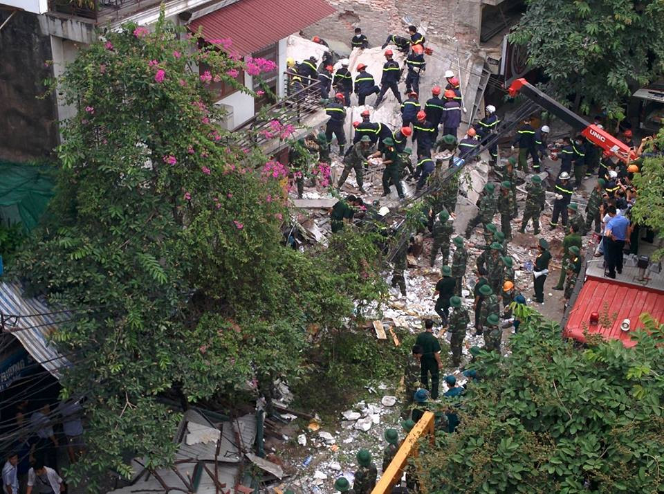 Hà Nội: Sập nhà 3 tầng, 2 người tử vong ảnh 7