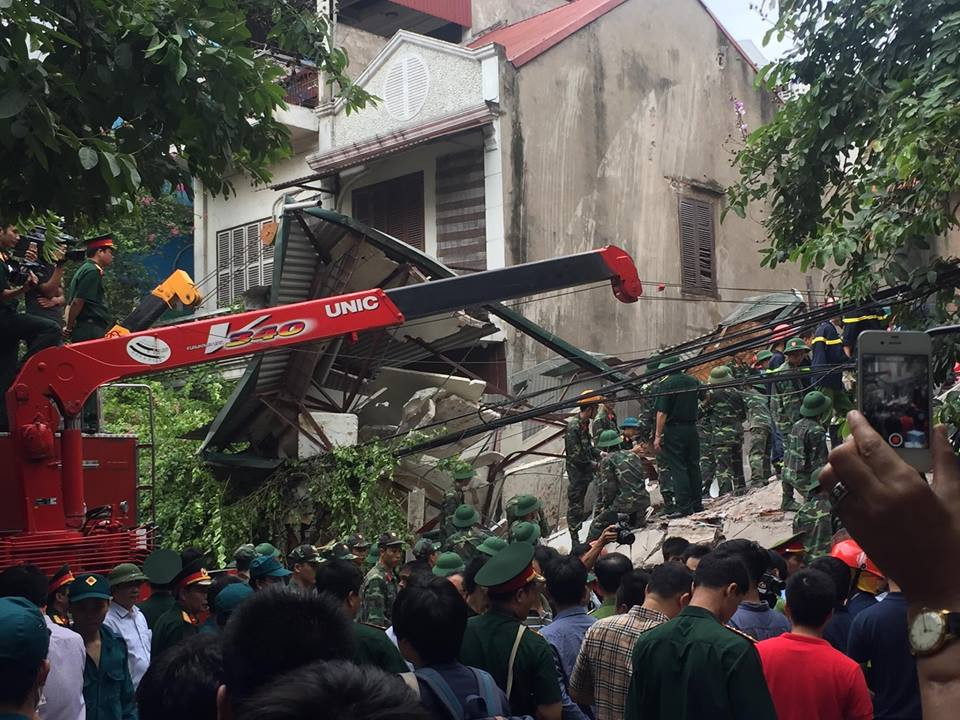 Hà Nội: Sập nhà 3 tầng, 2 người tử vong ảnh 13
