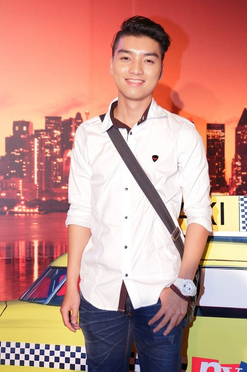 VJ Ngọc Trai cũng tham dự cùng với các hot girl