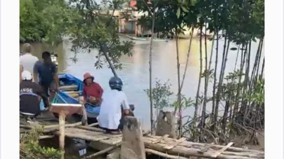 Hiện trường vụ tai nạn giao thông đường thuỷ. Hiện trường vụ tai nạn giao thông đường thuỷ.