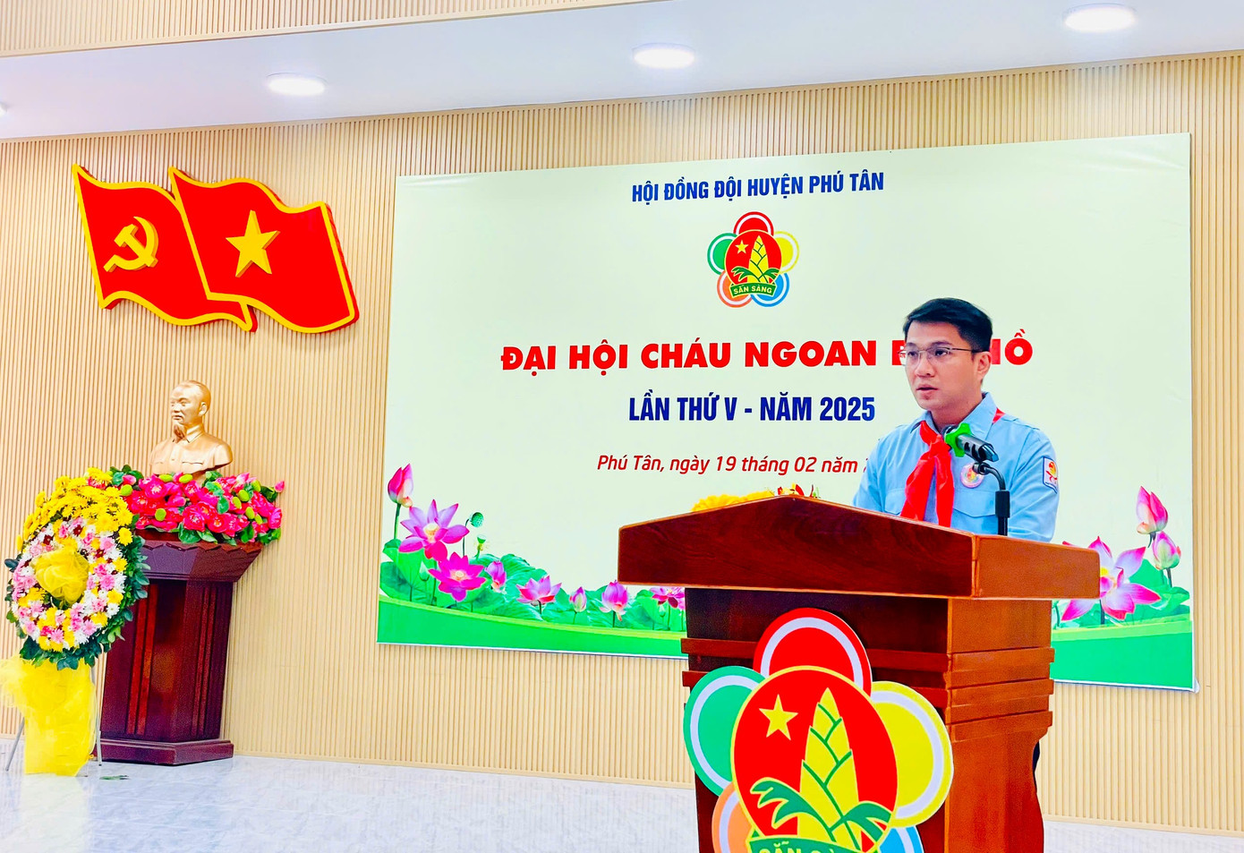 Anh Trần Đăng Khoa - Phó Bí thư Tỉnh Đoàn, Chủ tịch Hội đồng Đội tỉnh Cà Mau phát biểu tại Đại hội. Anh Trần Đăng Khoa - Phó Bí thư Tỉnh Đoàn, Chủ tịch Hội đồng Đội tỉnh Cà Mau phát biểu tại Đại hội.