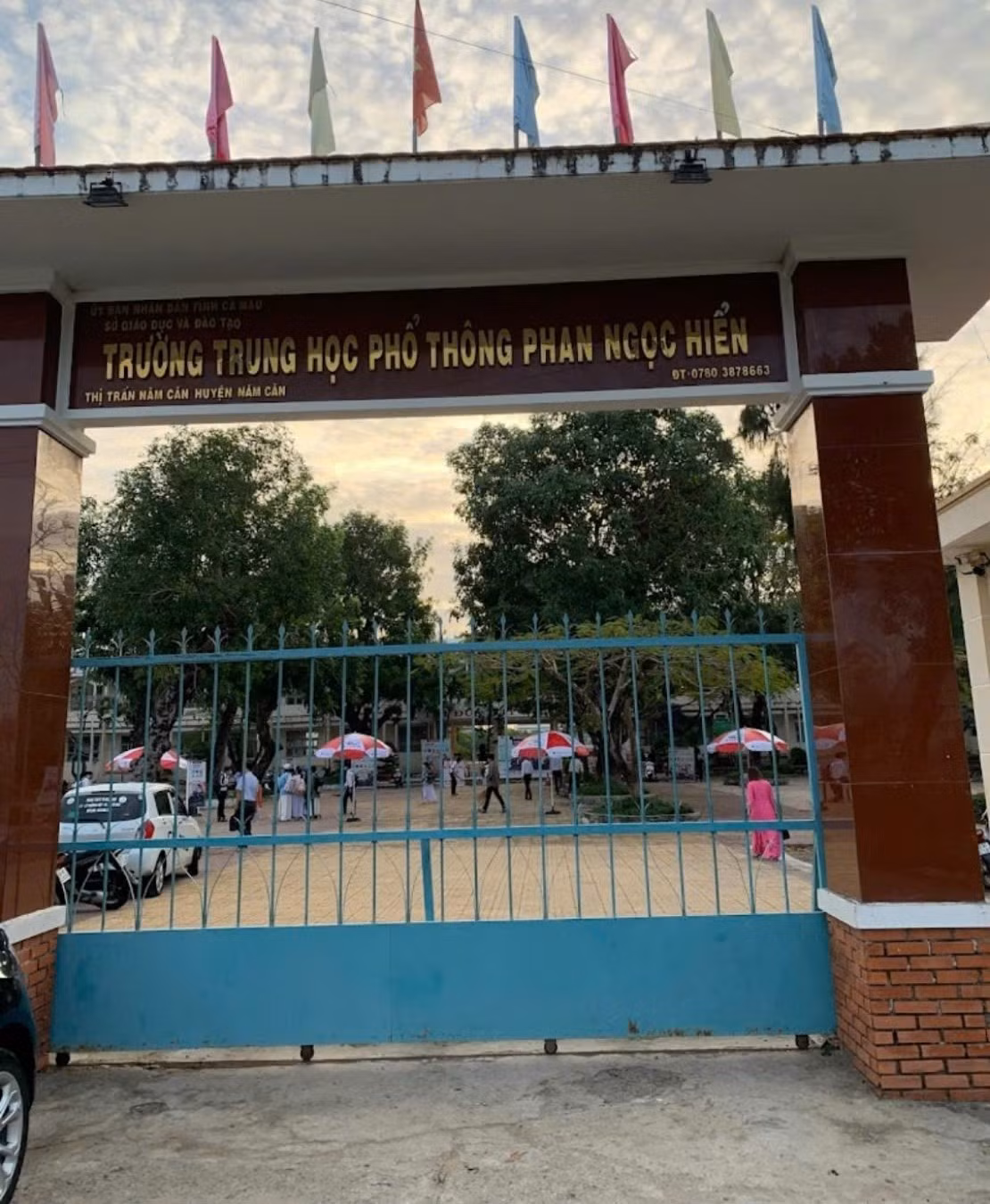 Trường THPT Phan Ngọc Hiển (huyện Năm Căn, tỉnh Cà Mau).