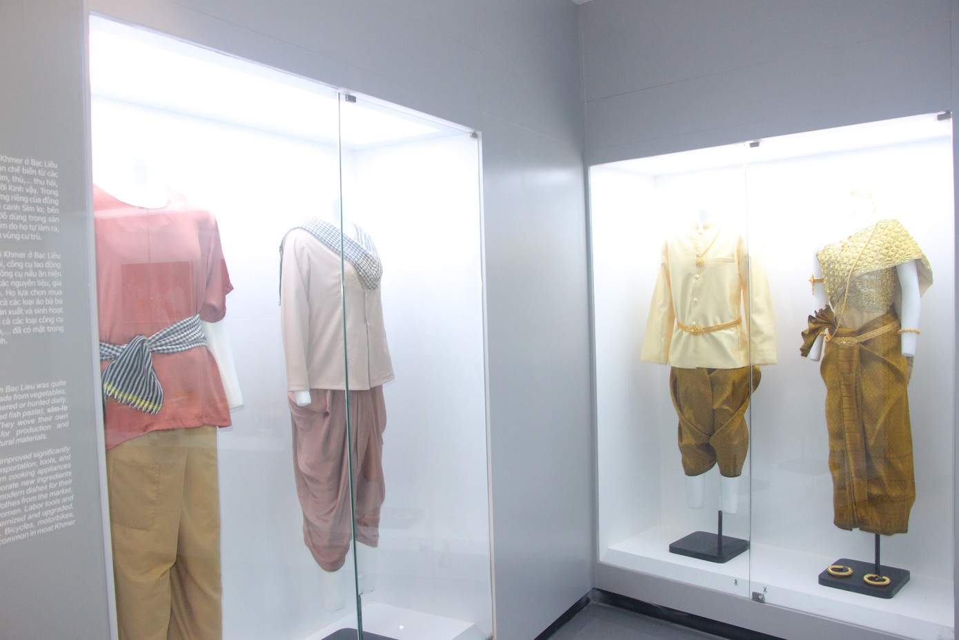 Bảo tàng tỉnh trưng bày các chuyên đề về lịch sử hình thành, địa giới hành chính, môi trường tự nhiên, không gian văn hóa 3 dân tộc Kinh - Khmer - Hoa, lịch sử đấu tranh cách mạng và Bạc Liêu trên đường phát triển. Bảo tàng tỉnh trưng bày các chuyên đề về lịch sử hình thành, địa giới hành chính, môi trường tự nhiên, không gian văn hóa 3 dân tộc Kinh - Khmer - Hoa, lịch sử đấu tranh cách mạng và Bạc Liêu trên đường phát triển.