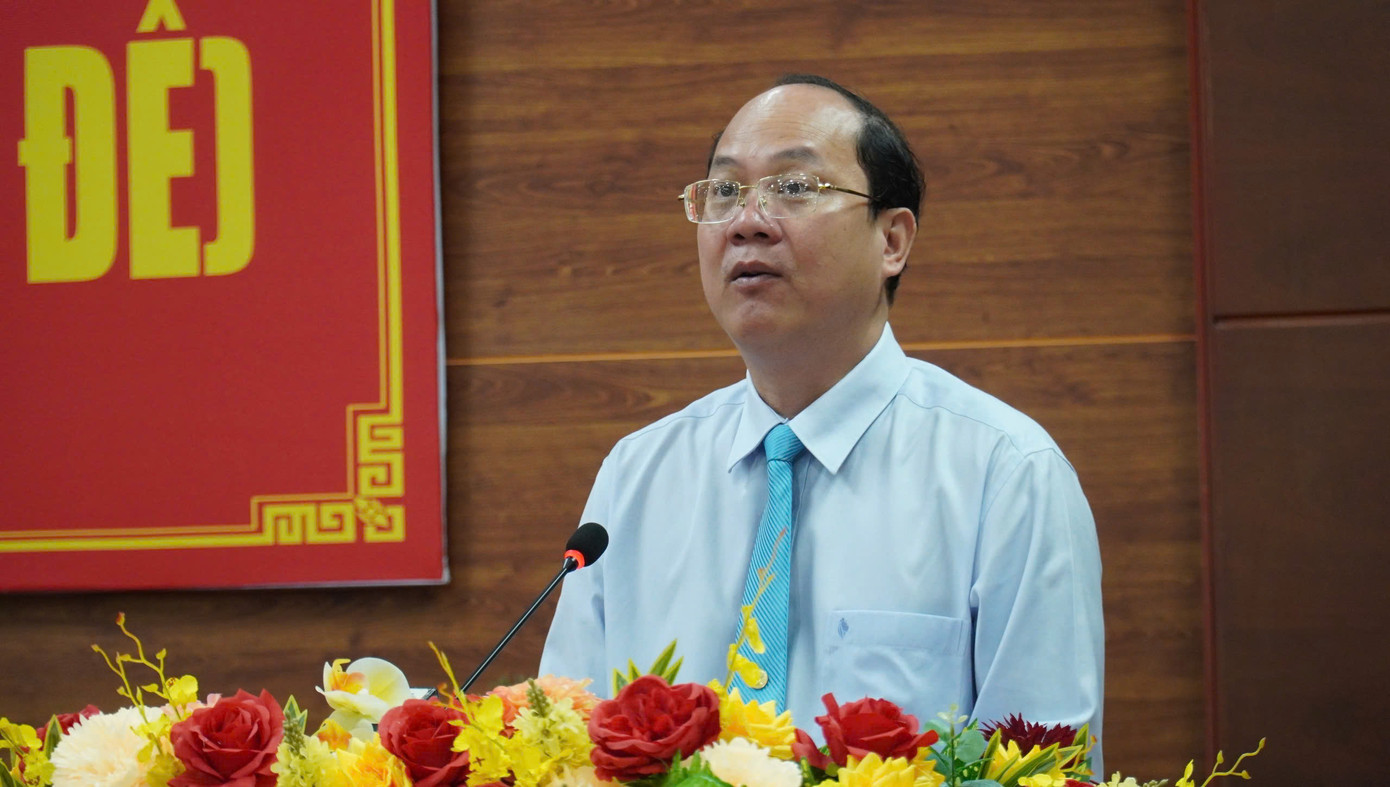 Ông Nguyễn Hồ Hải - Bí thư Tỉnh uỷ Cà Mau phát biểu tại kỳ họp. Ông Nguyễn Hồ Hải - Bí thư Tỉnh uỷ Cà Mau phát biểu tại kỳ họp.