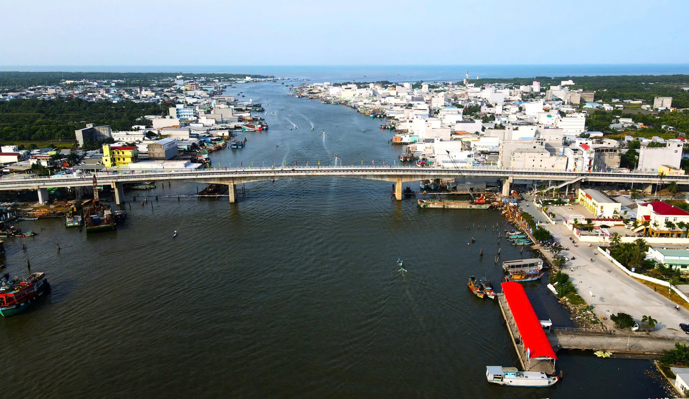 Cửa biển Sông Đốc (tỉnh Cà Mau) và cửa biển Gành Hào (tỉnh Bạc Liêu) là hai cửa biển lớn, quan trọng của khu vực Đồng bằng sông Cửu Long cả về kinh tế, chính trị và quốc phòng, an ninh.