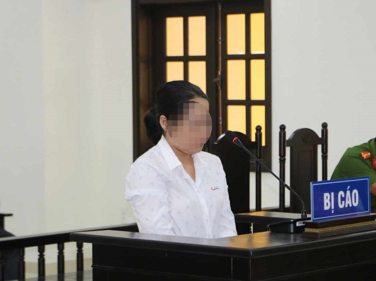 Lê Thị Ngân tại phiên toà sơ thẩm. Lê Thị Ngân tại phiên toà sơ thẩm.