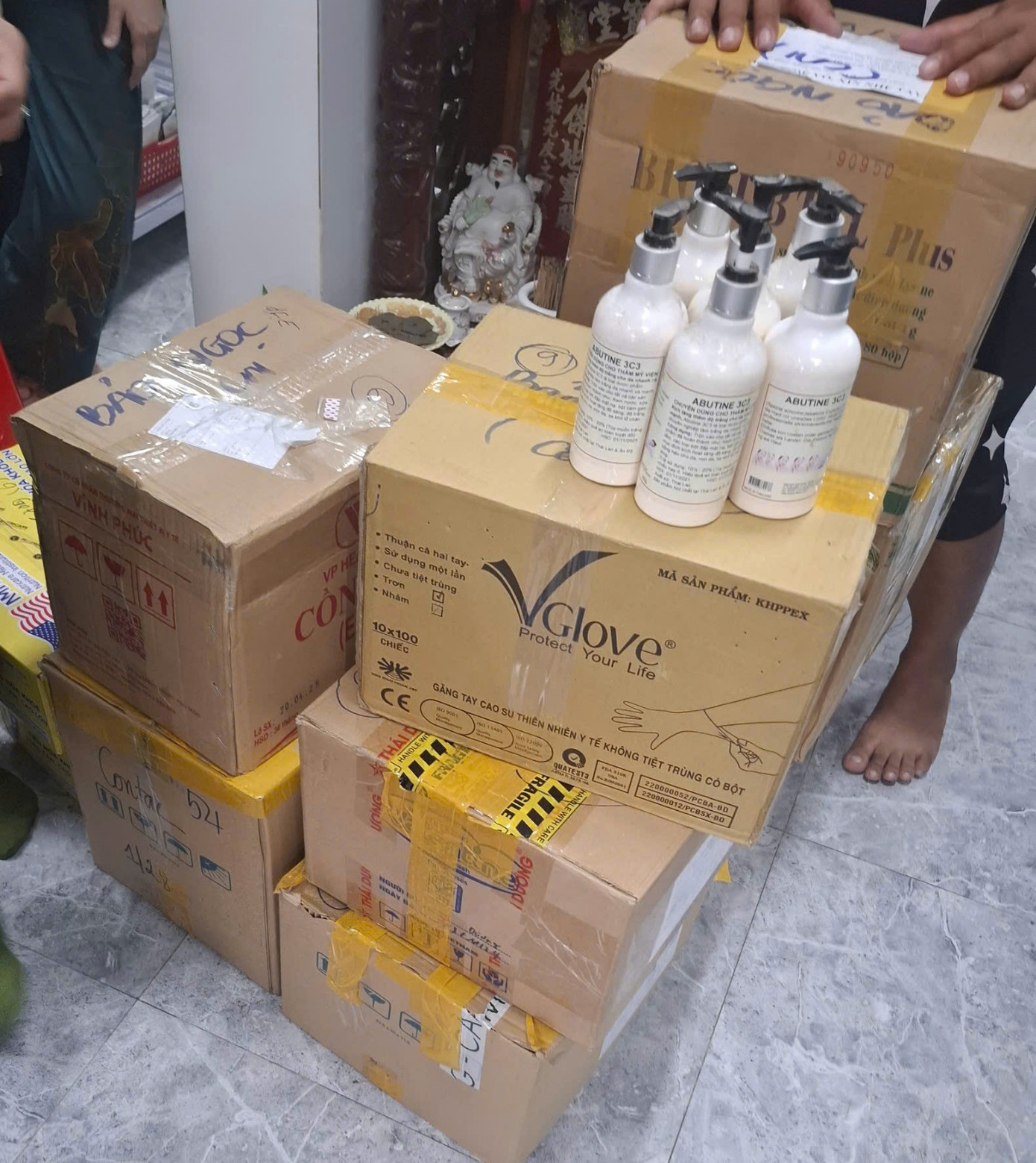 Hiện, toàn bộ số hàng hóa vi phạm đã bị tạm giữ để xác minh, xử lý theo quy định pháp luật. Ảnh: CACC. Hiện, toàn bộ số hàng hóa vi phạm đã bị tạm giữ để xác minh, xử lý theo quy định pháp luật. Ảnh: CACC.