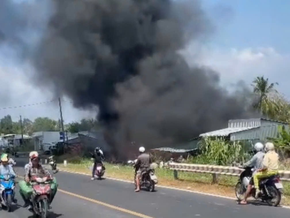 Hiện trường vụ cháy. Hiện trường vụ cháy.