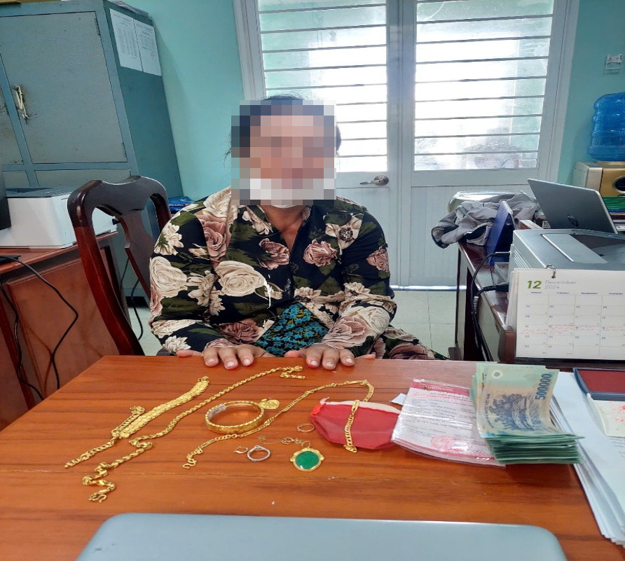 Đối tượng T tại cơ quan công an.