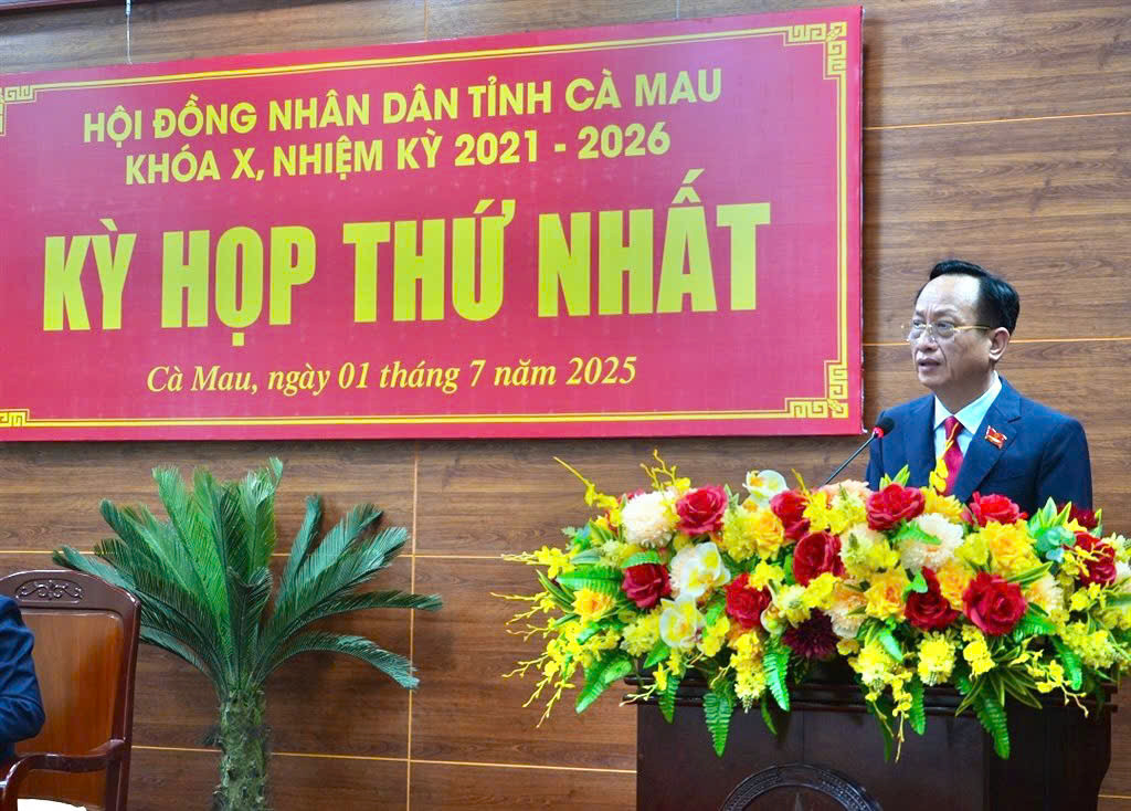 Chủ tịch HĐND tỉnh Cà Mau - Phạm Văn Thiều phát biểu tại kỳ họp. Chủ tịch HĐND tỉnh Cà Mau - Phạm Văn Thiều phát biểu tại kỳ họp.