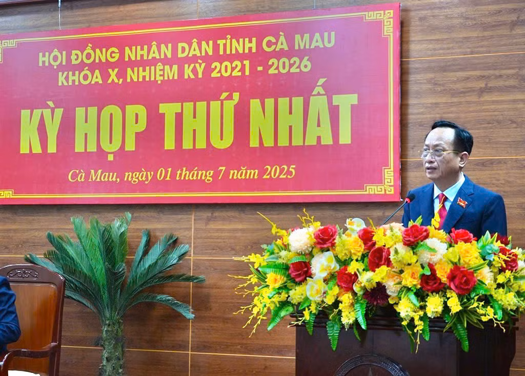 Chủ tịch HĐND tỉnh Cà Mau - Phạm Văn Thiều phát biểu tại kỳ họp. Chủ tịch HĐND tỉnh Cà Mau - Phạm Văn Thiều phát biểu tại kỳ họp.