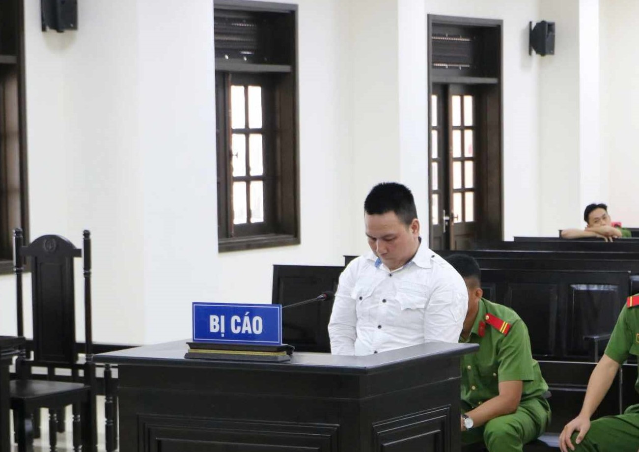 Bị cáo Sơn tại phiên toà sơ thẩm. Bị cáo Sơn tại phiên toà sơ thẩm.