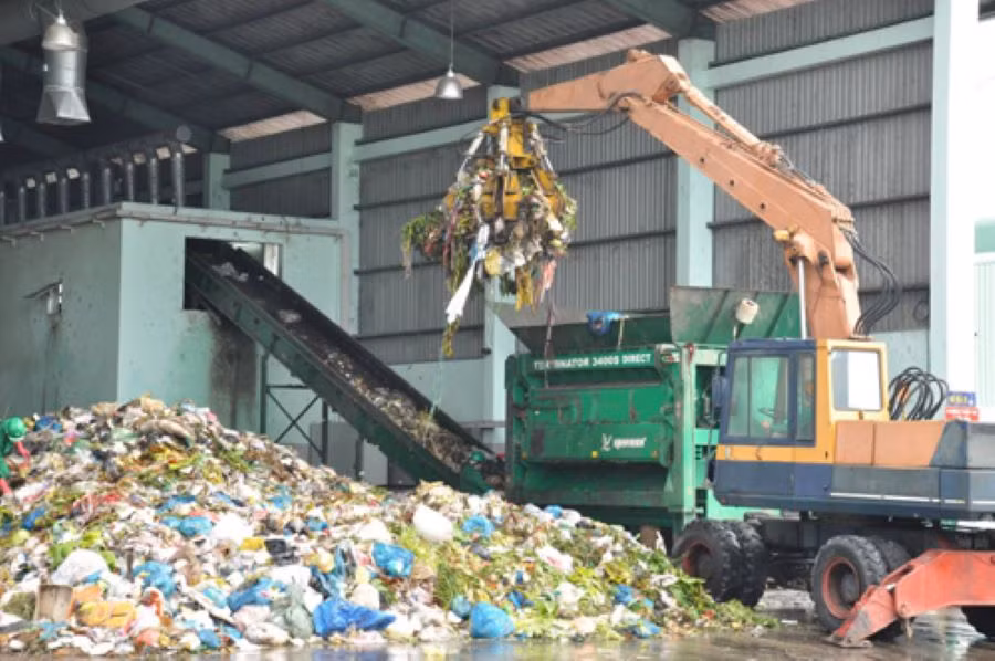 Nhà máy xử lý rác thải TP. Cà Mau tạm ngưng tiếp nhận rác thải sinh hoạt từ 0h ngày 16/6 để chờ đơn giá rác mới.