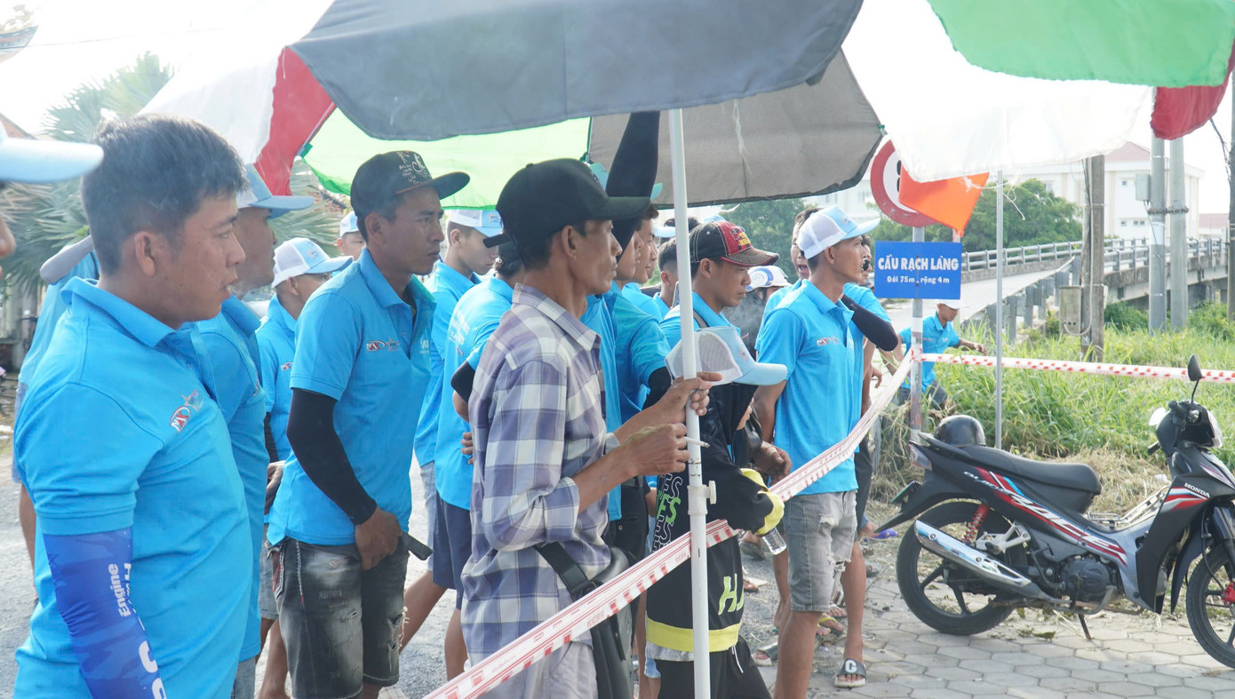 Ngày 29/4, Sở Văn hóa – Thể thao và Du lịch tỉnh Cà Mau phối hợp cùng UBND huyện U Minh tổ chức giải đua vỏ máy composite (vỏ lãi) tỉnh Cà Mau mở rộng.