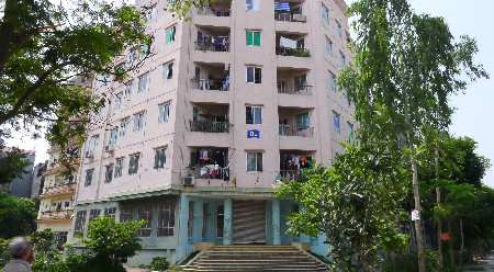 Hàng ngàn căn hộ như khu tái định cư Cầu Diễn đang mòn mỏi chờ được cấp sổ đỏ (Ảnh: Ngọc Cương)