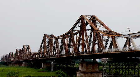 Cuộc sống thú vị dưới chân “tháp Eiffel nằm ngang” của Việt Nam ảnh 10
