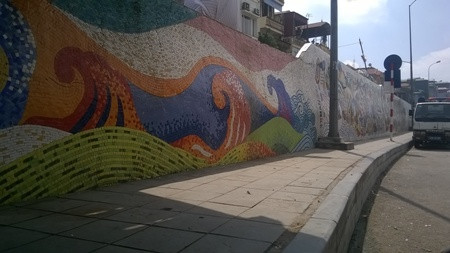 Cuộc sống thú vị dưới chân “tháp Eiffel nằm ngang” của Việt Nam ảnh 8