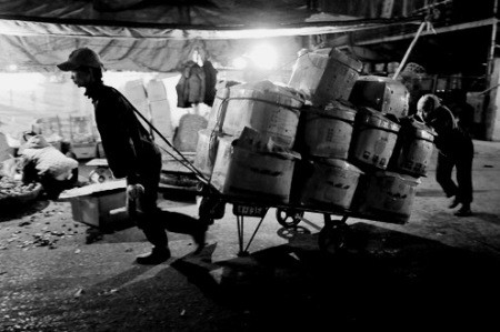 Cuộc sống thú vị dưới chân “tháp Eiffel nằm ngang” của Việt Nam ảnh 1