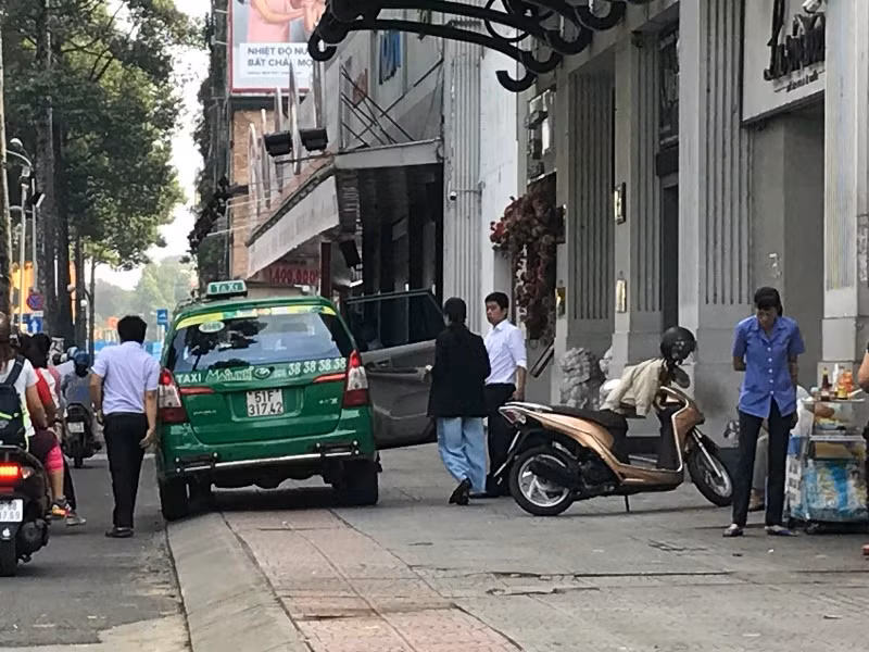Ông Đoàn Ngọc Hải ít 'xuống đường', vỉa hè trung tâm Sài Gòn ra sao? ảnh 12