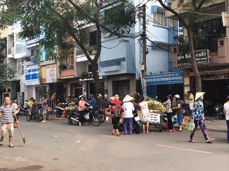 Ông Đoàn Ngọc Hải ít 'xuống đường', vỉa hè trung tâm Sài Gòn ra sao? ảnh 5