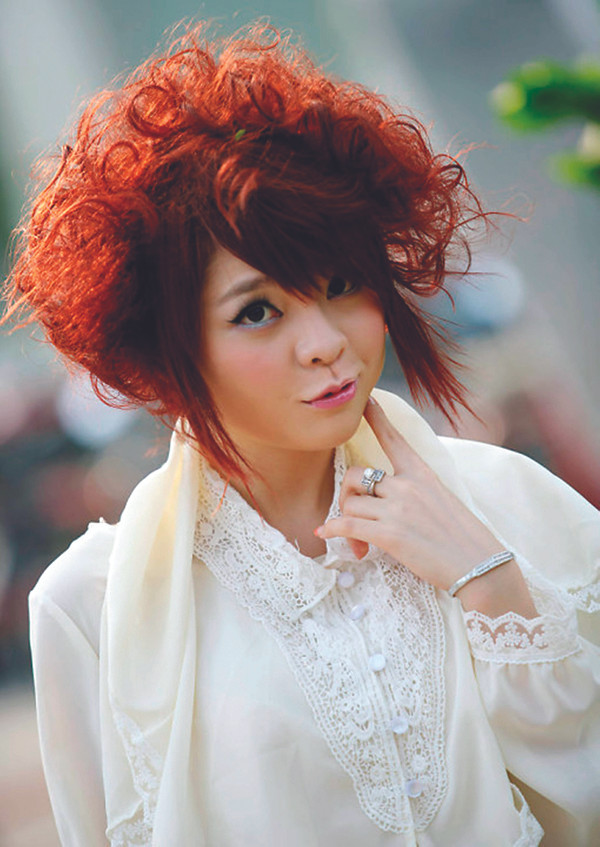 Ca sỹ nhạc teen Saka Trương Tuyền với ca khúc “Yêu đơn phương” vừa bị loại khỏi Zing Music Awards . Ca sỹ nhạc teen Saka Trương Tuyền với ca khúc “Yêu đơn phương” vừa bị loại khỏi Zing Music Awards