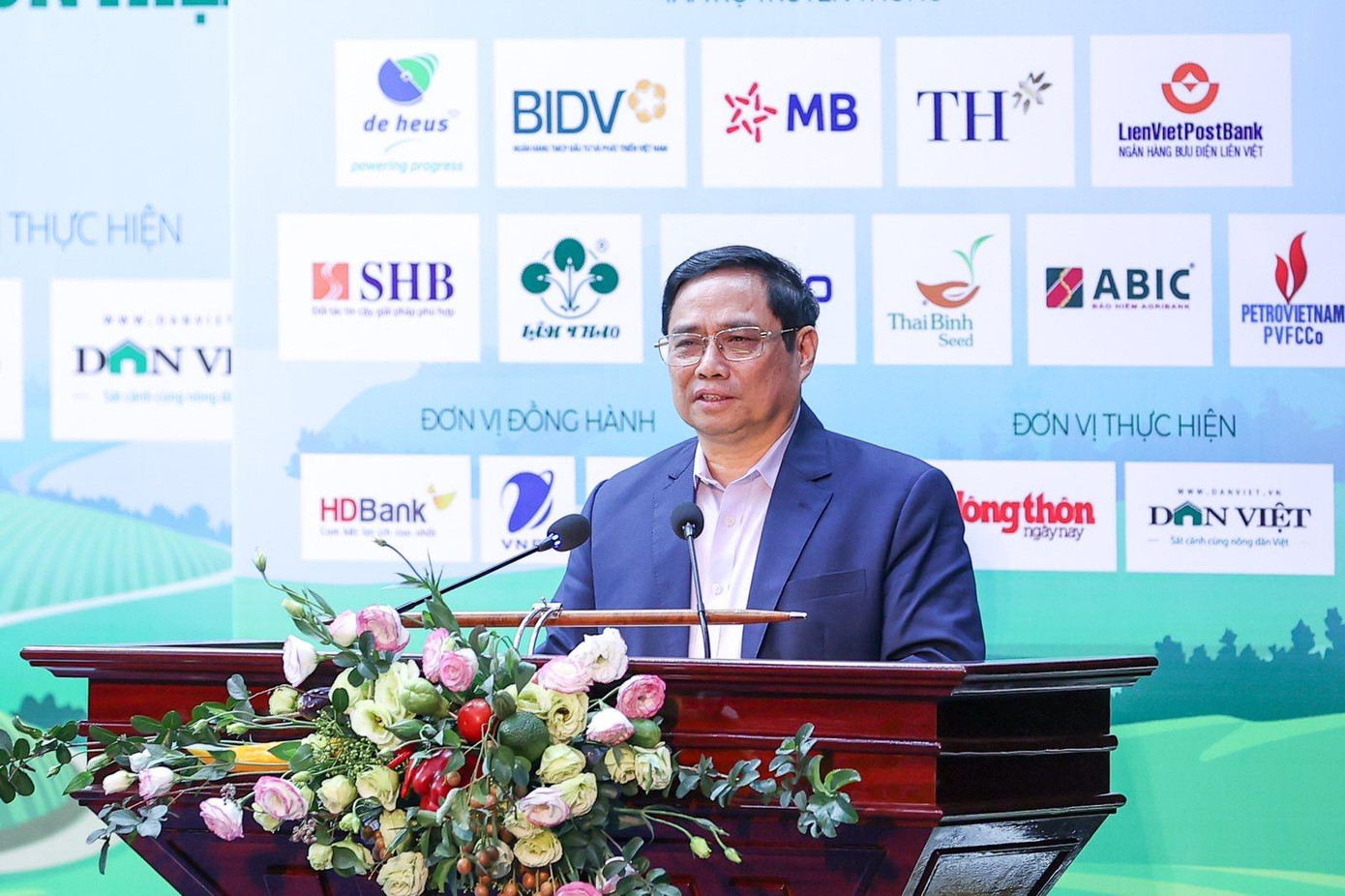 Thủ tướng Phạm Minh Chính phát biểu tại hội nghị Thủ tướng Phạm Minh Chính phát biểu tại hội nghị