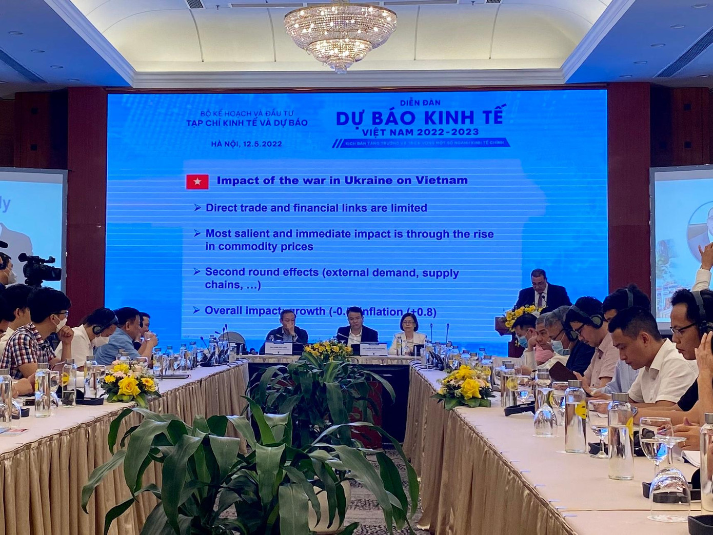 Diễn đàn “Dự báo Kinh tế Việt Nam 2022 – 2023”