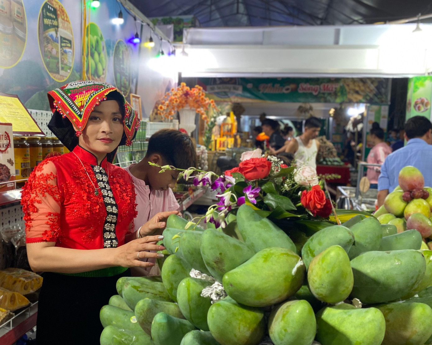 Nhiều sản phẩm OCOP của tỉnh Sơn La và các vùng miền trên dải đất hình chữ S có mặt tại Festival.