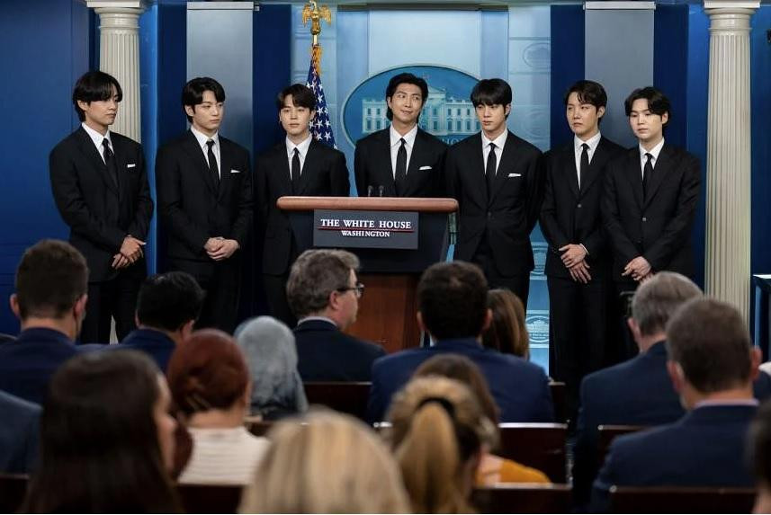BTS gặp báo chí trước cuộc tiếp của Tổng thống Joe Biden tại Nhà Trắng ngày 31/5. (Ảnh: NY Times) BTS gặp báo chí trước cuộc tiếp của Tổng thống Joe Biden tại Nhà Trắng ngày 31/5. (Ảnh: NY Times)