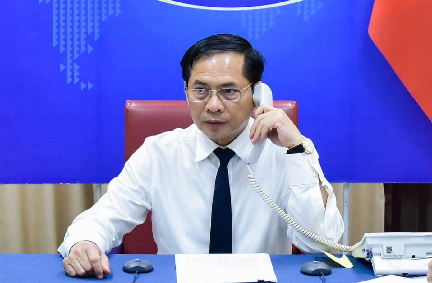 Bộ trưởng Bùi Thanh Sơn tại cuộc điện đàm. (Ảnh: Mofa) Bộ trưởng Bùi Thanh Sơn tại cuộc điện đàm. (Ảnh: Mofa)