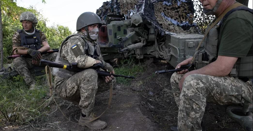 Binh lính Ukraine trên chiến trường. (Ảnh: NYT) Binh lính Ukraine trên chiến trường. (Ảnh: NYT)