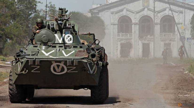 Một xe bọc thép của lực lượng thân Nga ở Lugansk ngày 2/6. (Ảnh: Reuters) Một xe bọc thép của lực lượng thân Nga ở Lugansk ngày 2/6. (Ảnh: Reuters)