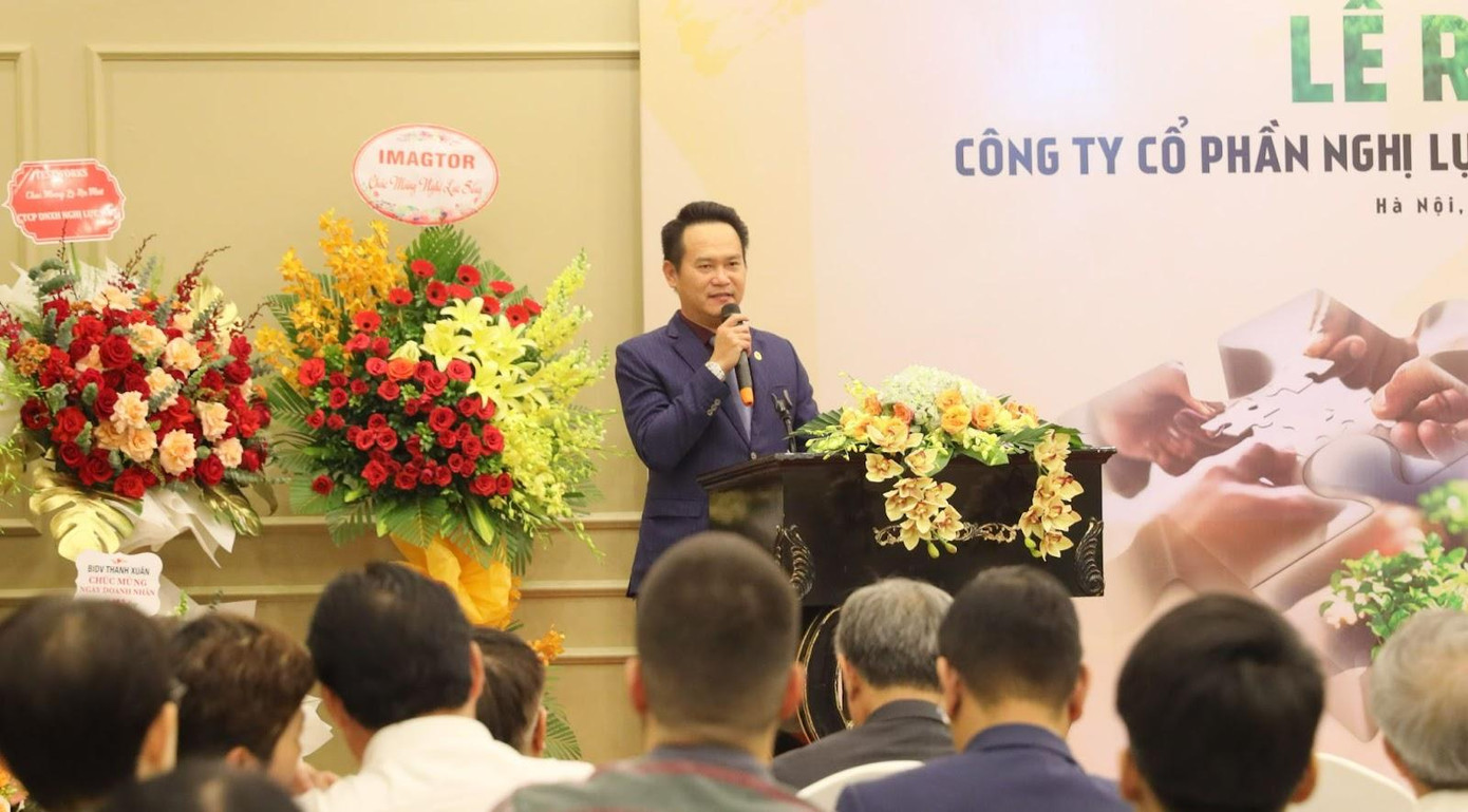 Ông Đặng Hồng Anh - Phó Chủ tịch Hội Liên hiệp Thanh niên Việt Nam, Chủ tịch Hội Doanh nhân trẻ Việt Nam, Phó Chủ tịch Tập đoàn TTC phát biểu tại buổi lễ. Ông Đặng Hồng Anh - Phó Chủ tịch Hội Liên hiệp Thanh niên Việt Nam, Chủ tịch Hội Doanh nhân trẻ Việt Nam, Phó Chủ tịch Tập đoàn TTC phát biểu tại buổi lễ.