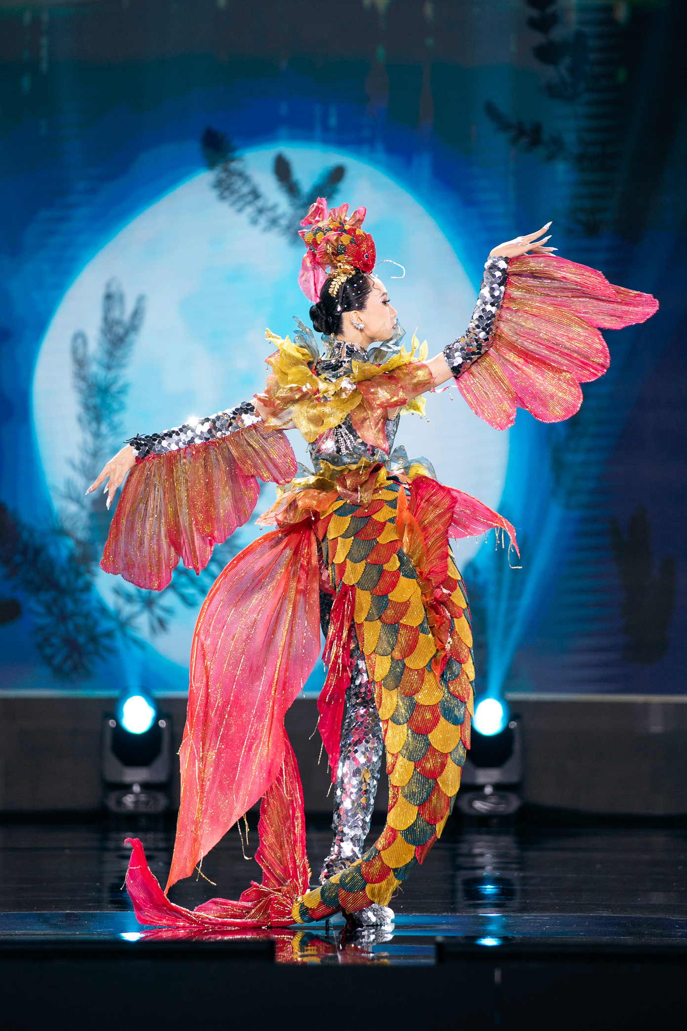 59 bộ National Costume được tạo ra bởi các nhà thiết kế trẻ, cùng với đó là sự dẫn dắt và chỉ dạy của dàn huấn luyện viên là các nhà thiết kế Nguyễn Việt Hùng, Vũ Việt Hà, Văn Thành Công, Nguyễn Minh Tuấn, Nguyễn Minh Công, Nguyễn Tiến Truyển.