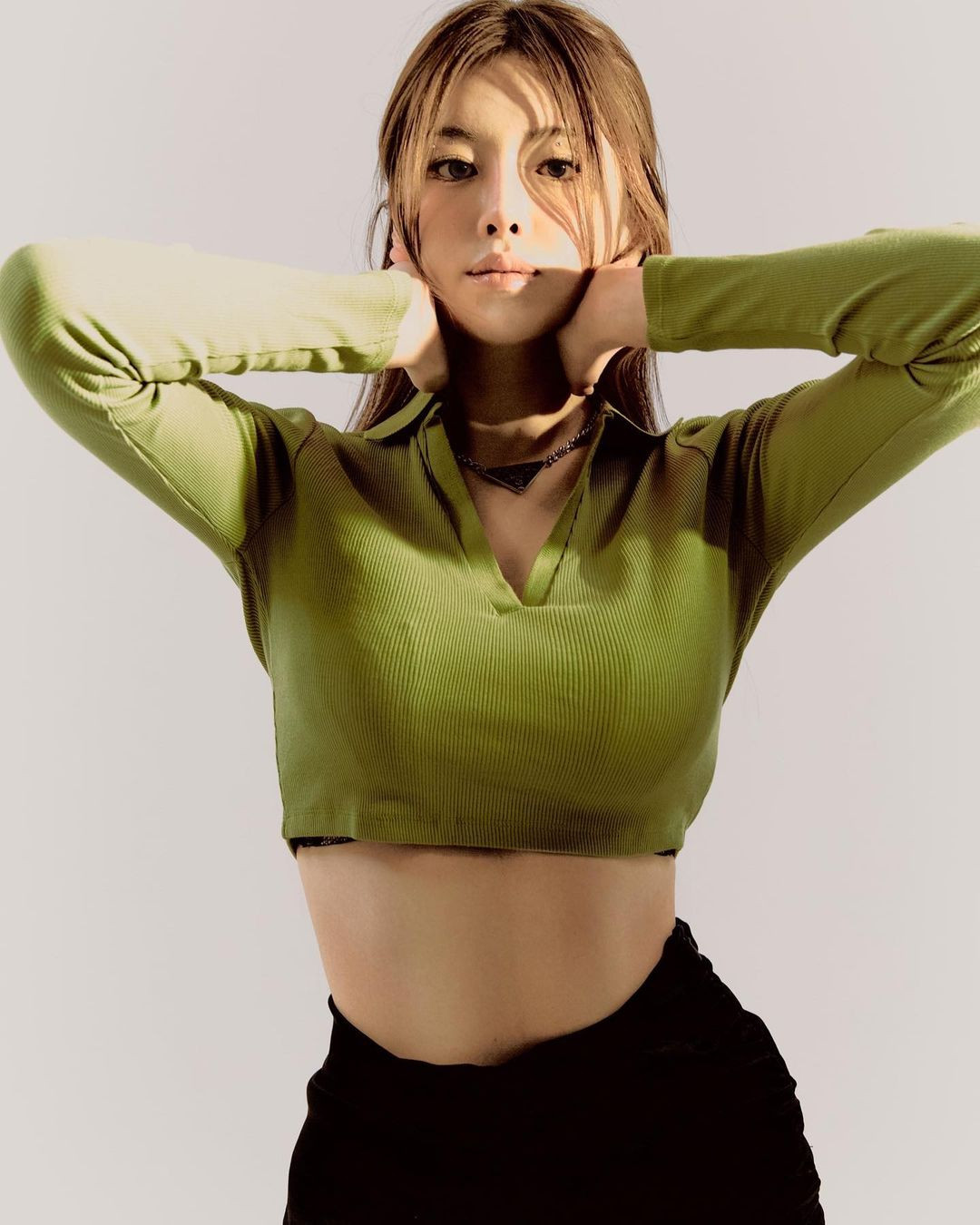 Soyun Kim gây ấn tượng với chiều cao nổi bật, gương mặt ngọt ngào và hình thể săn chắc, quyến rũ.