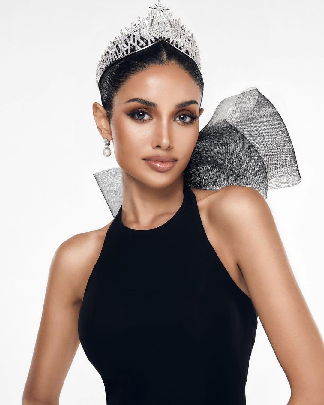 Sau 3 năm trở lại cuộc thi sắc đẹp cấp quốc gia, Veena Praveenar Singh được đánh giá là hoàn thiện cả về nhan sắc, kỹ năng. Veena Praveenar Singh cũng là người đẹp nhận được nhiều sự ủng hộ nhất từ khán giả tại Hoa hậu Hoàn vũ Thái Lan 2023.