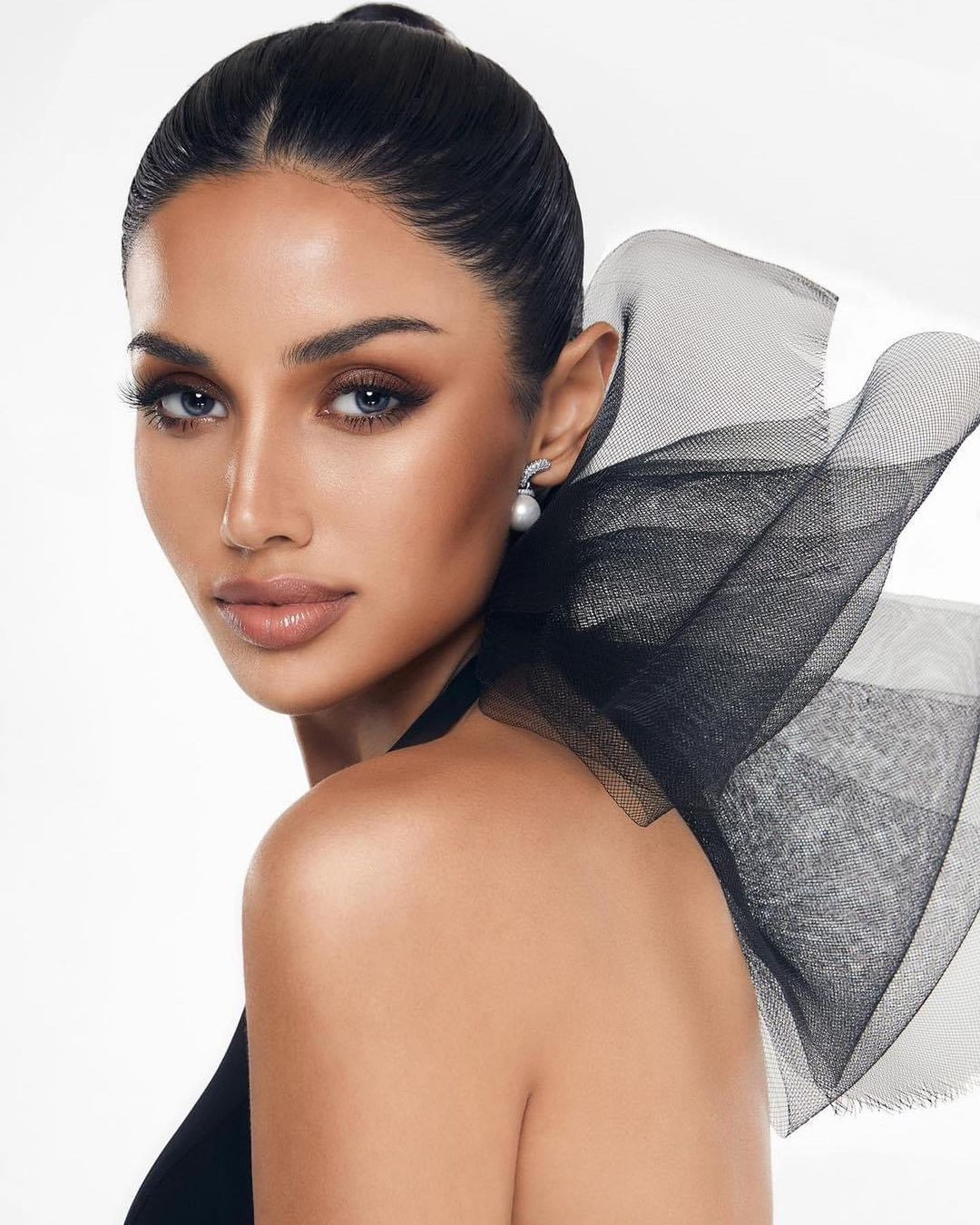 Sau 3 năm trở lại cuộc thi sắc đẹp cấp quốc gia, Veena Praveenar Singh được đánh giá là hoàn thiện cả về nhan sắc, kỹ năng. Veena Praveenar Singh cũng là người đẹp nhận được nhiều sự ủng hộ nhất từ khán giả tại Hoa hậu Hoàn vũ Thái Lan 2023.