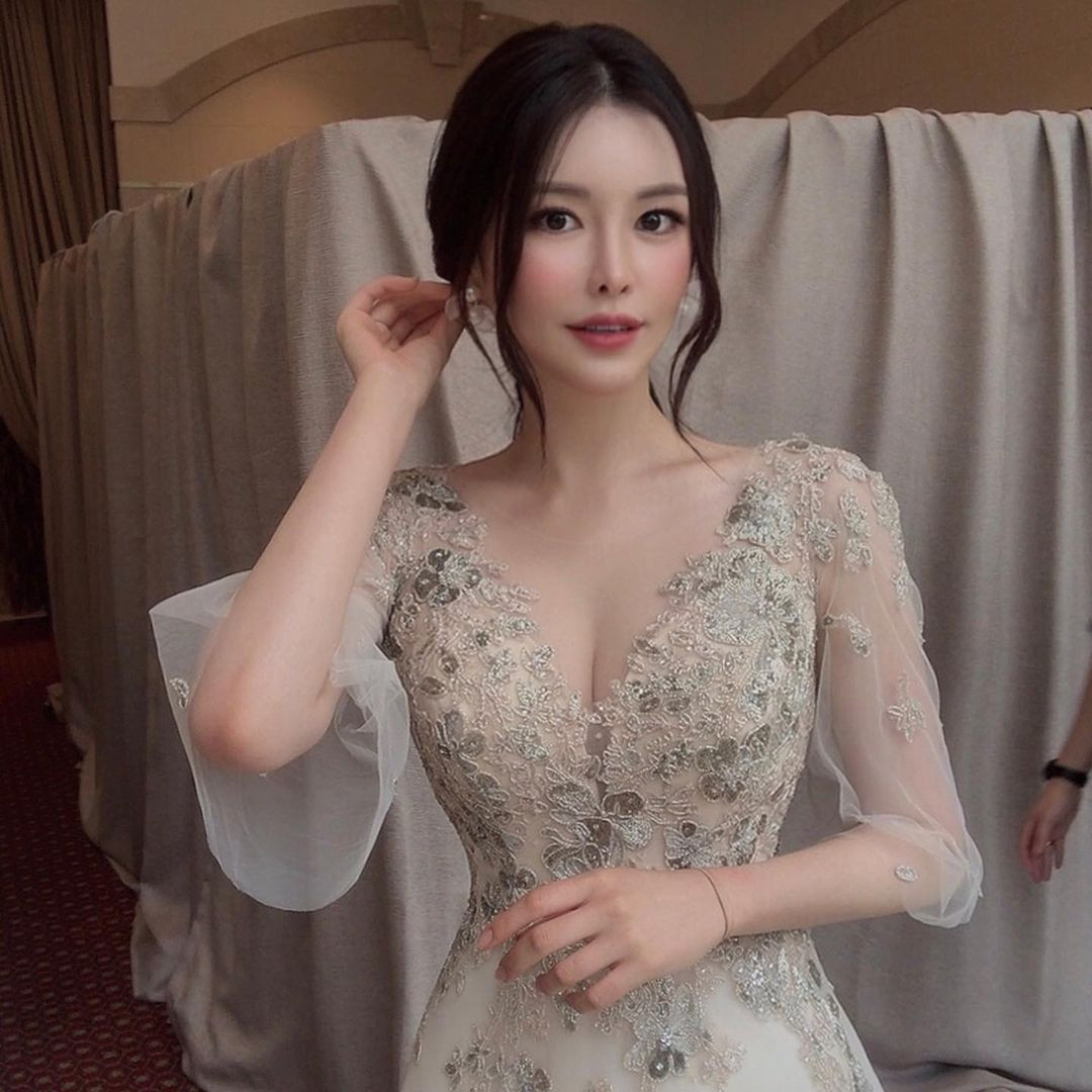 Soyun Kim năm nay 28 tuổi, đang theo học diễn xuất và người mẫu tại Đại học Seo Kyeong.