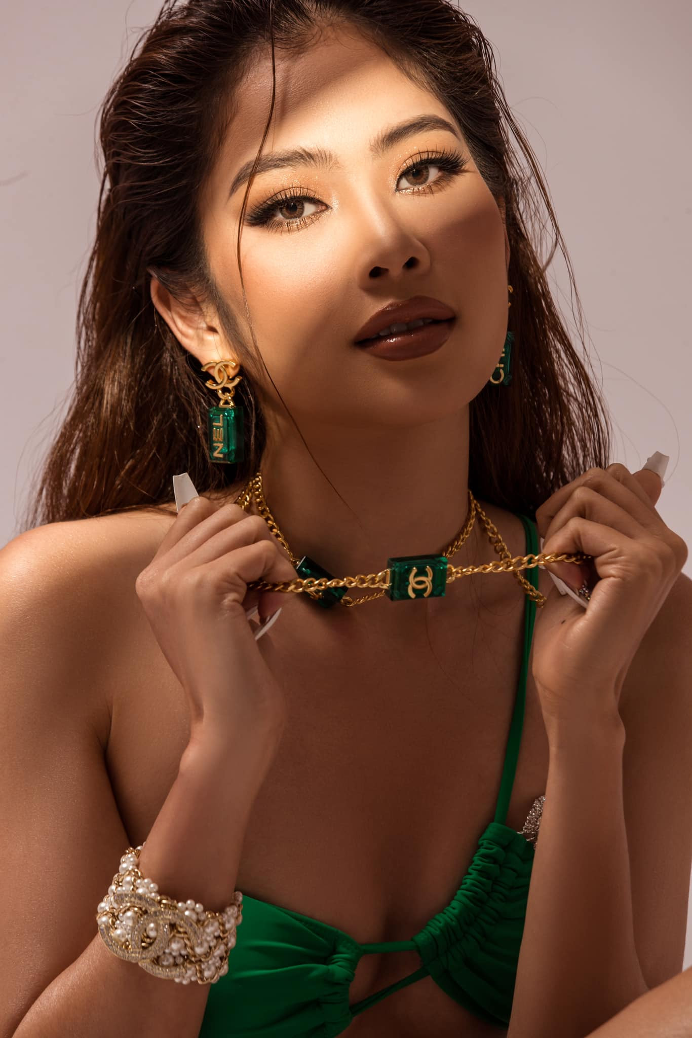 Một gương mặt gây chú ý tiếp theo là người đẹp Nguyễn Thị Lệ Nam. Cô là chị em song sinh với người đẹp Nam Em. Lệ Nam cũng đang là gương mặt nhận được nhiều sự yêu thích của công chúng khi quay trở lại với đường đua nhan sắc.