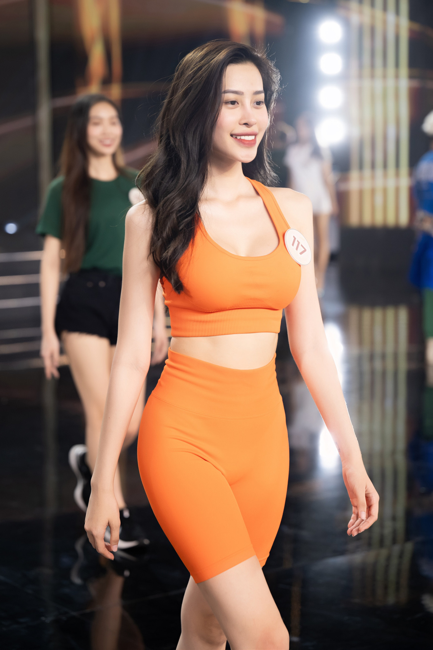 Thí sinh tập luyện, tổng duyệt cho đêm chung kết.