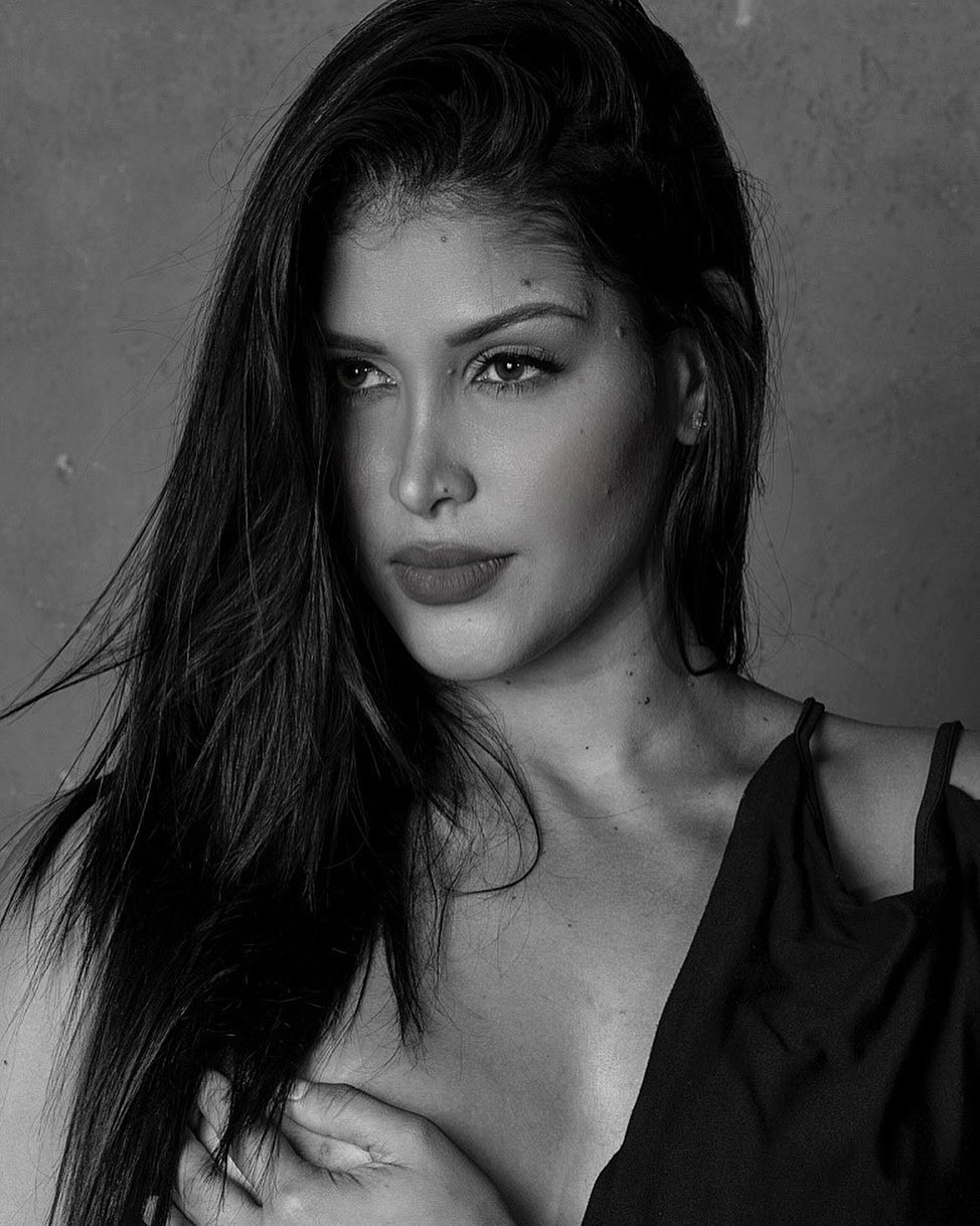 Andrea Zanettin năm nay 24 tuổi, cao 1,81 m, là người đẹp lai Italia và Venezuela.