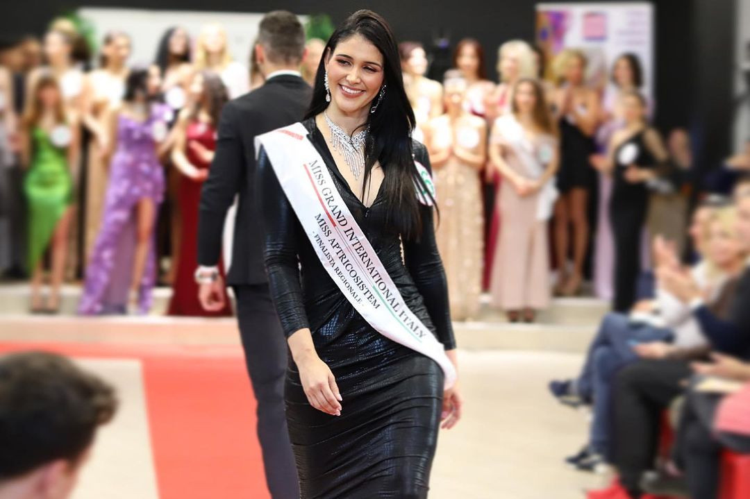 Andrea là cầu thủ bóng chuyền chuyên nghiệp và cũng đã luyện tập các môn thể thao khác như judo, bóng rổ, boxing, tennis và bơi lội.