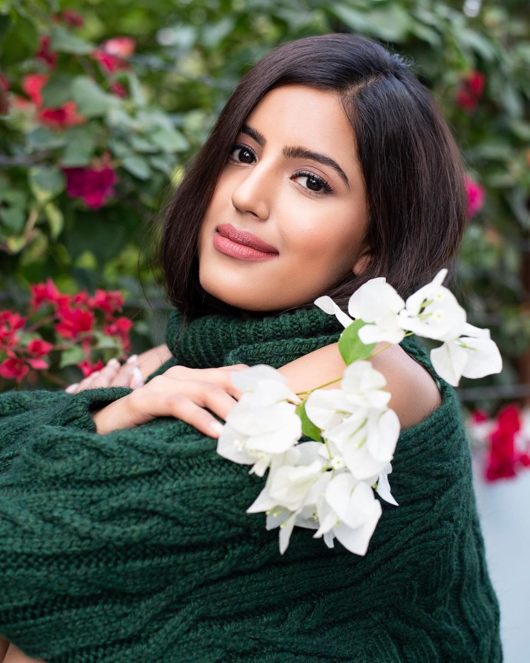 Trở lại cuộc thi năm nay, Sonal Kukreja được đánh giá là ứng viên giàu kinh nghiệm. Công chúng kỳ vọng cô đăng quang ngôi vị cao nhất và nối gót Harnazz Sandhu mang về thành tích cao cho Ấn Độ tại Miss Universe 2023.