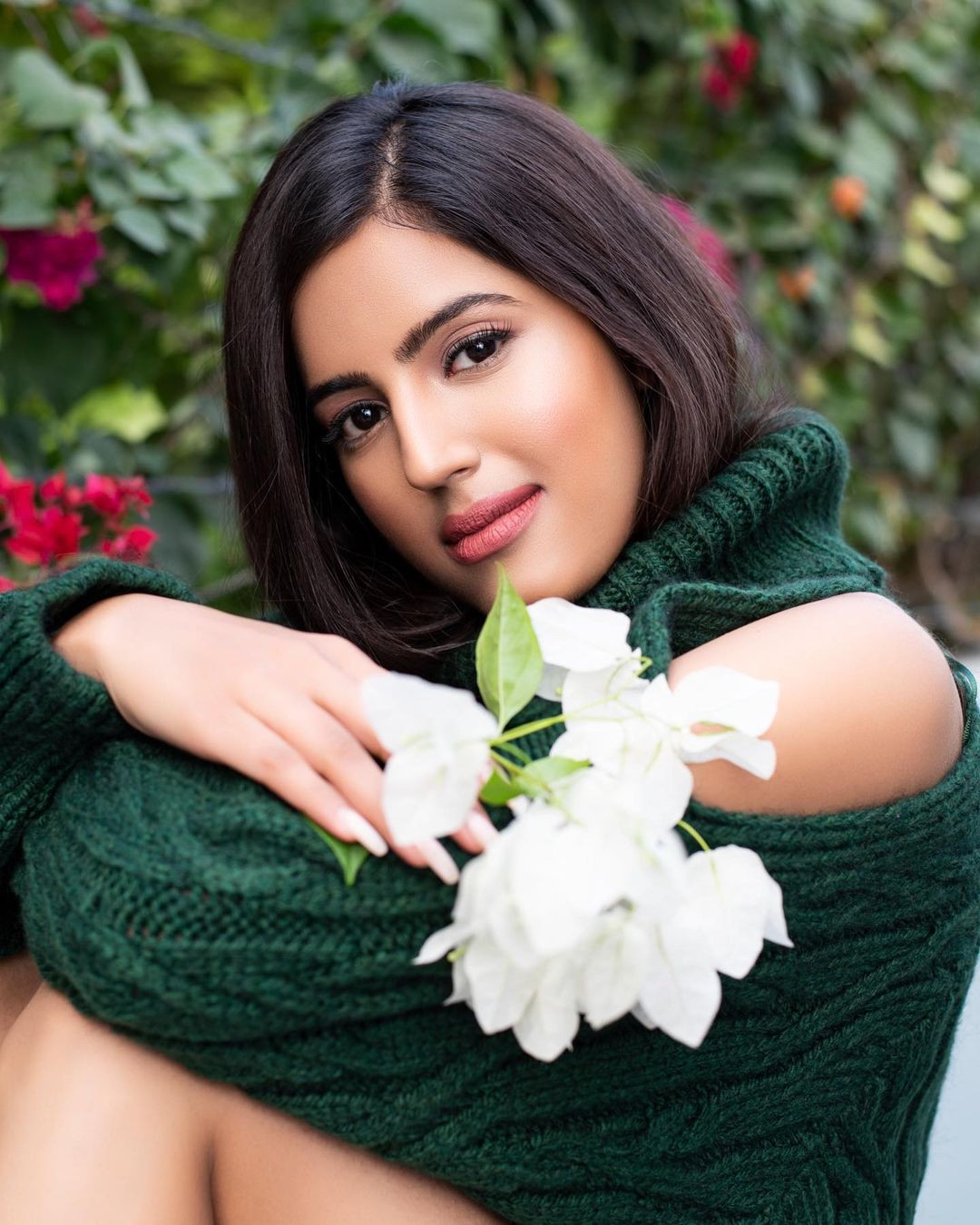 Trở lại cuộc thi năm nay, Sonal Kukreja được đánh giá là ứng viên giàu kinh nghiệm. Công chúng kỳ vọng cô đăng quang ngôi vị cao nhất và nối gót Harnazz Sandhu mang về thành tích cao cho Ấn Độ tại Miss Universe 2023.