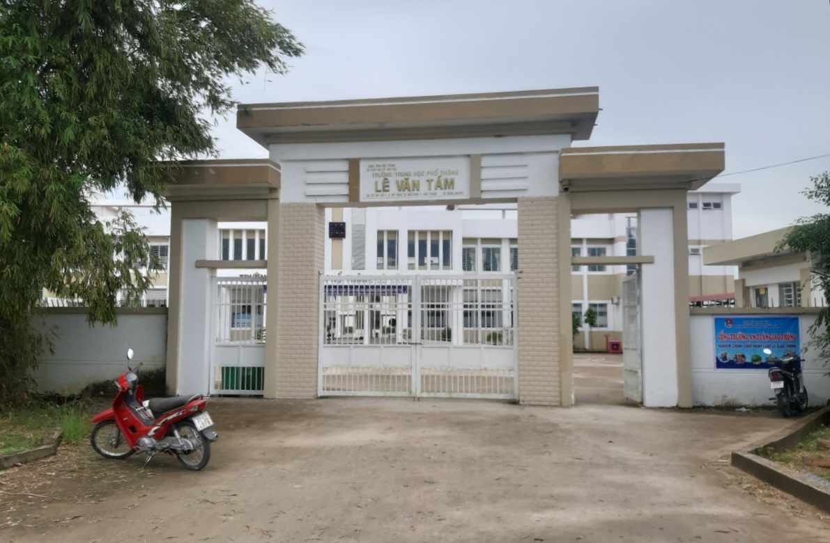 Trường THPT Lê Văn Tám (thị xã Ngã Năm, tỉnh Sóc Trăng).