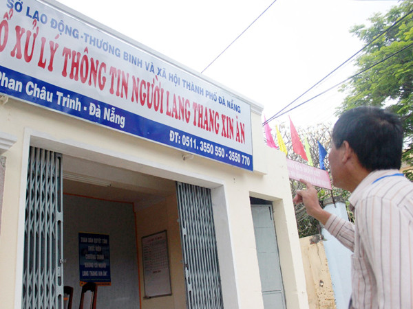 Nơi tiếp nhận thông tin về người lang thang, xin ăn trên địa bàn. Ảnh Nguyễn Huy. Nơi tiếp nhận thông tin về người lang thang, xin ăn trên địa bàn. Ảnh Nguyễn Huy