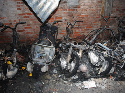 Nhiều xe đắt tiền như Vespa, Spacy..